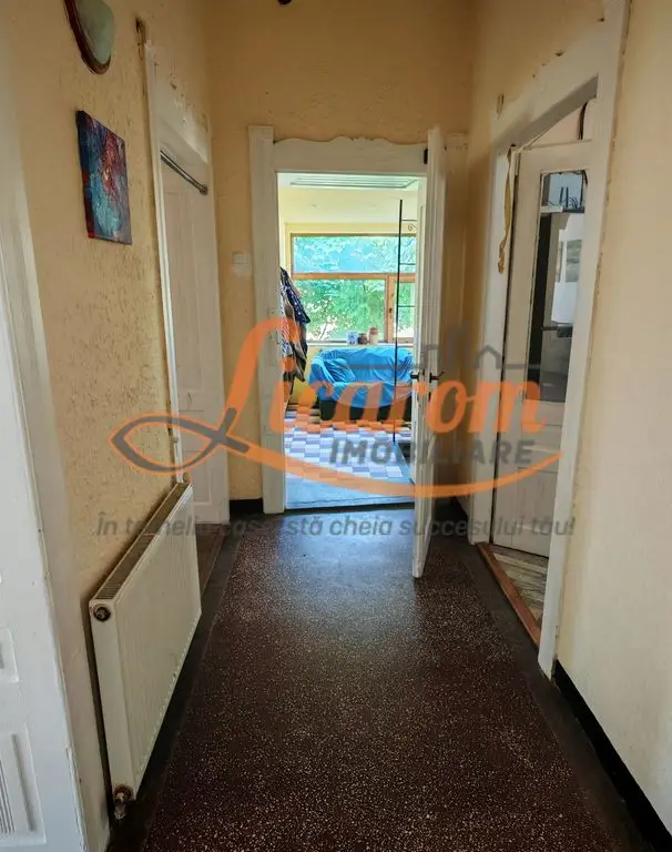 CASA SASEASCA comuna VULCAN,zona foarte buna,teren 3000 mp