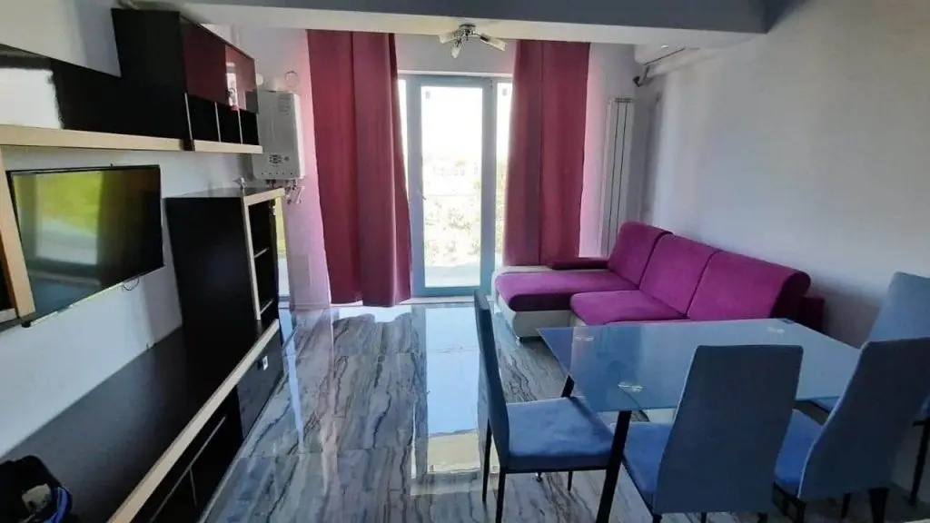 Studio in prima linie 32 mp Et. 5/6 An 2000 Mamamia Zev Mediteraneo