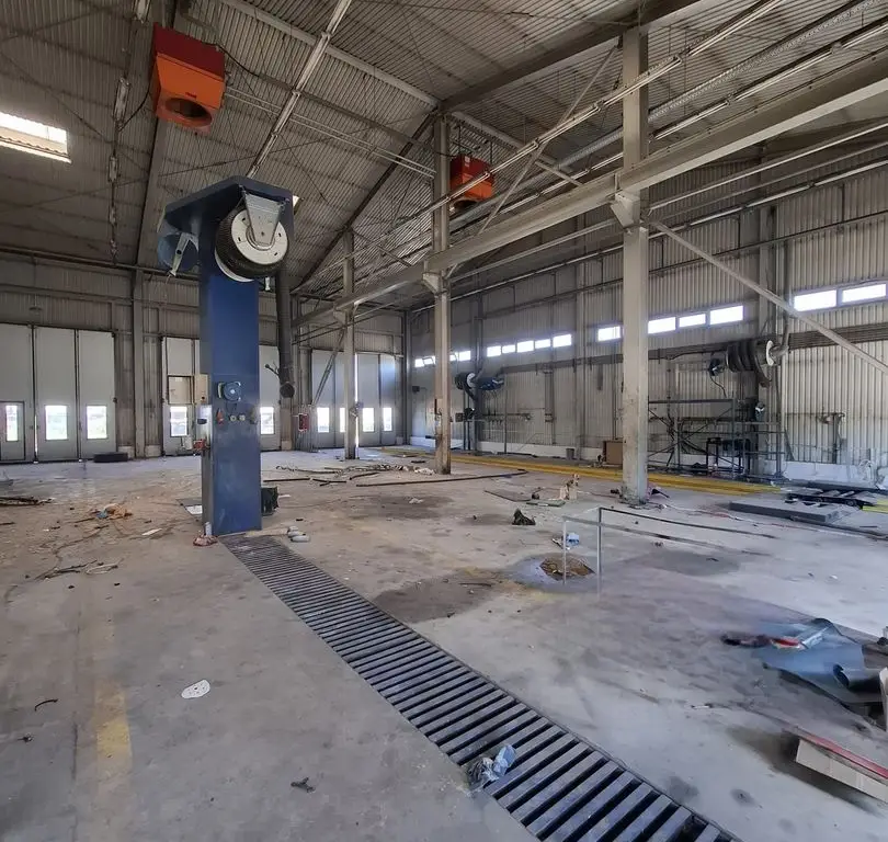 Distribuție /productie 3800 mp -constructie /14.000 mp curte.