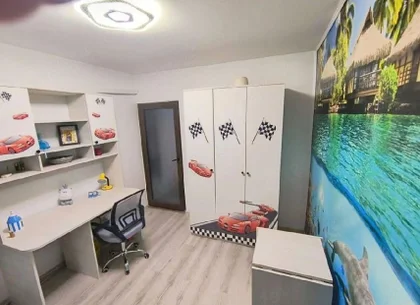 De inchiriat apartament 3 camere Micro 16, 450 euro