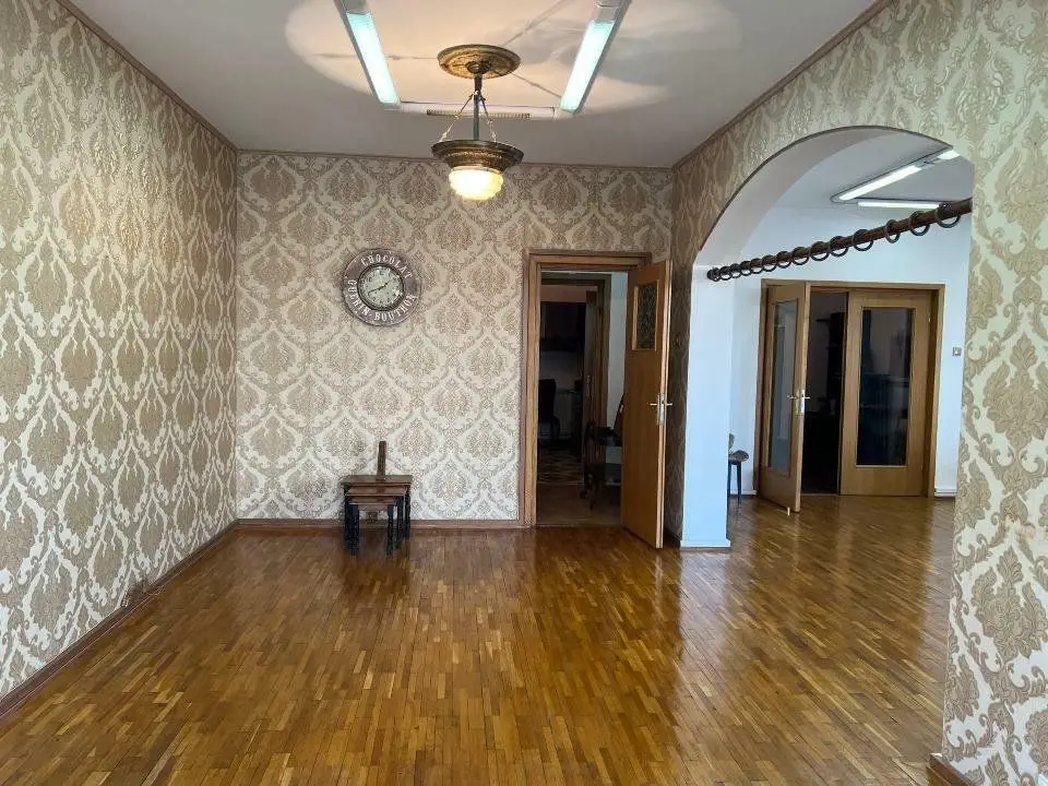 Apartament  4 camere , Aviatorilor, direct proprietar