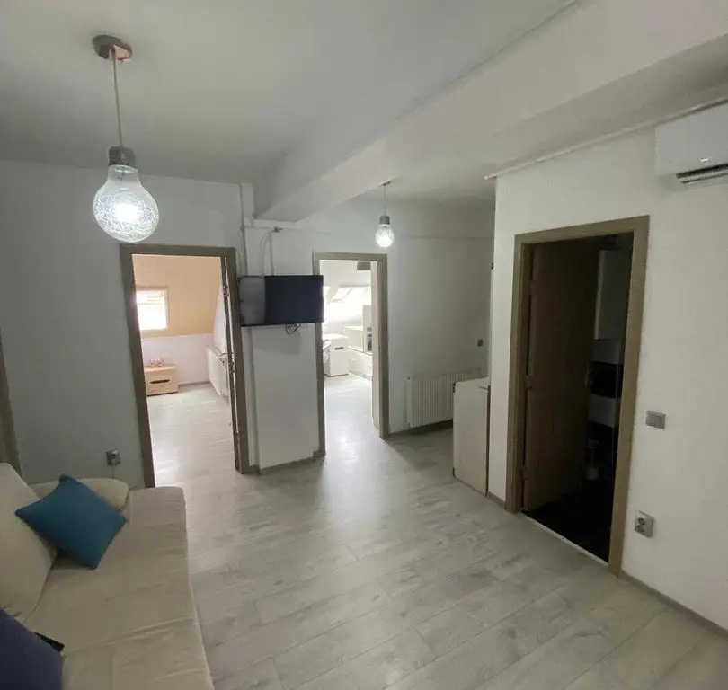 BRASADAS vinde ap 3 camere semi-central.