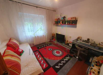 Aradului. 3 Camere. 2 Bai. 2 Balcoane. Decomandat.