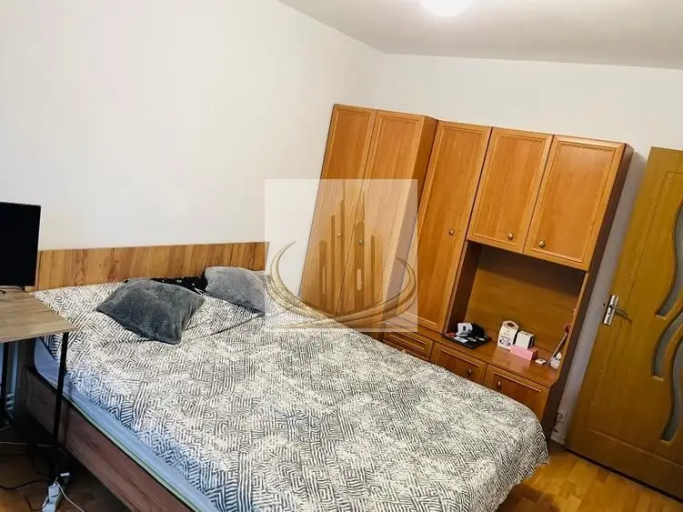 Vând apartament cu 2 camere-Aradului