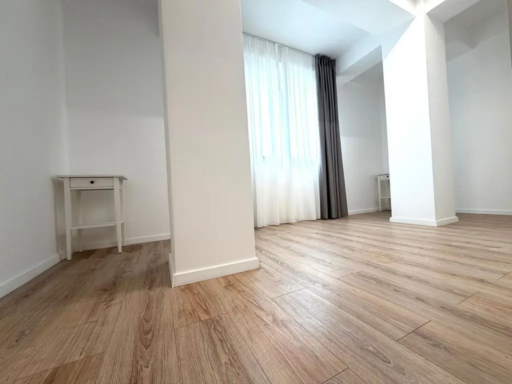 Stylish 3-Room Apartment for Rent in Iancu Nicolae