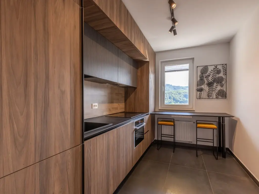 Inchiriem apartament 3 camere mobilat utilat lux cu parcare subterana