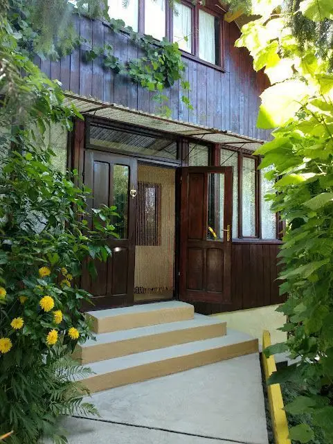 Casa, 3 dormitoare si living, de vînzare în Copou, an constr.2004
