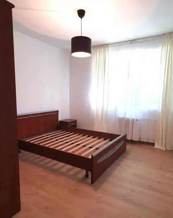 Vand apartament 3 cam, sector 1