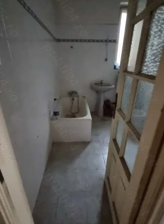 Ag BRASADAS vinde casă cu 2 apart. Calea Călărașilor Coposu.