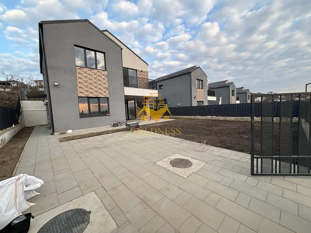 Casa moderna, prima inchiriere, 600 mp teren, curte, parcare, Dezmir