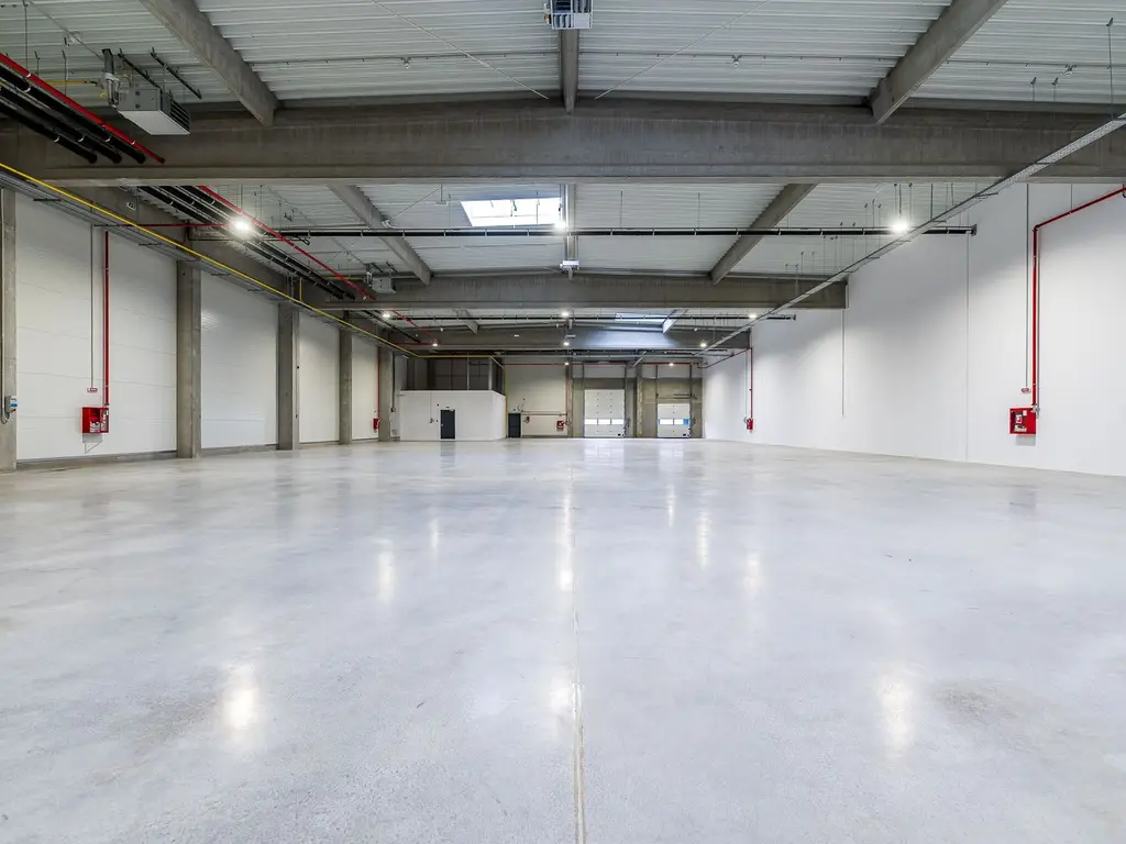 4646 mp - Hala industriala de închiriat în Parc Industrial Arad