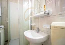 Apartament spațios cu 3 camere, 2 băi și 3 balcoane – zona FAR, bloc 2003