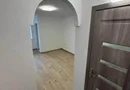 BRASADAS vinde garsoniera pe Ostrovului la etajul 4/4.