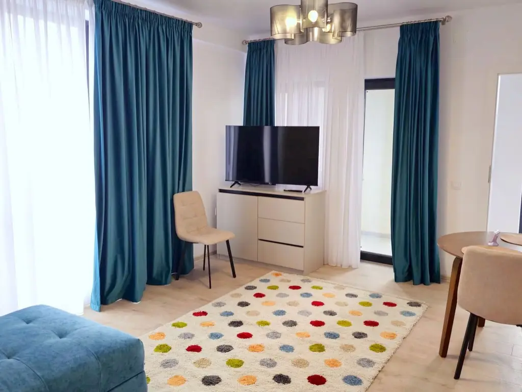Apartament cu o camera, bloc nou - Prima inchiriere