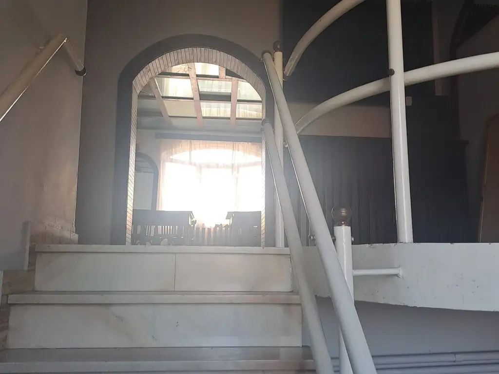 BRASADAS vinde prin REPREZENTARE EXCLUSIVA casa 8 cam 450mp.