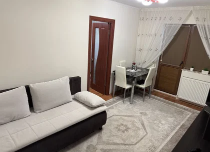 BRASADAS vinde ap 2 cam etaj 2/4 Micro 15.