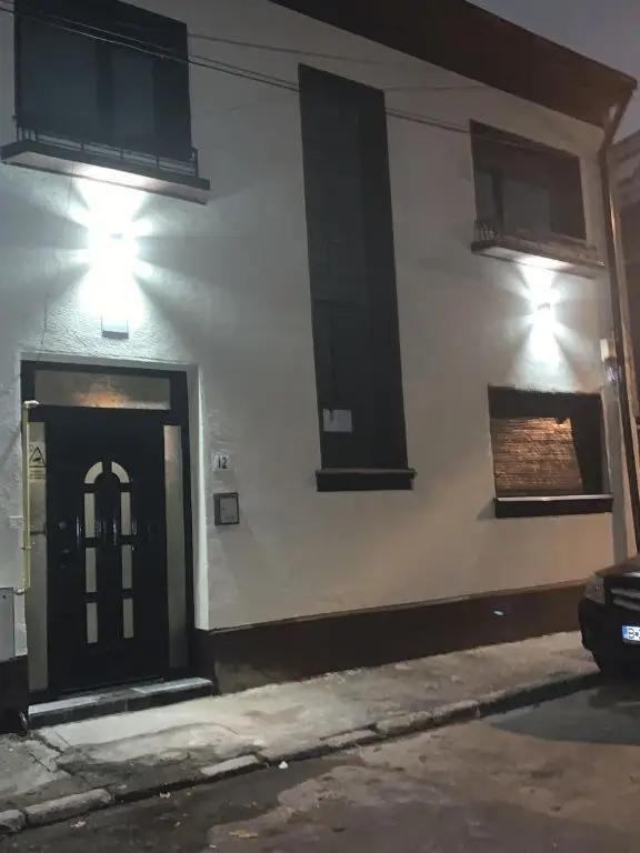 proprietar, Vand villa superba in sec 1 zona cismigiu-plevne.9 camere