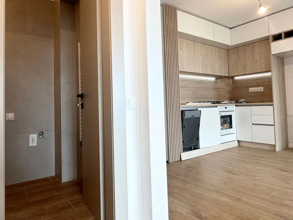 Apartament tip studio cu bucătăria mobilată zona Coresi Brasov