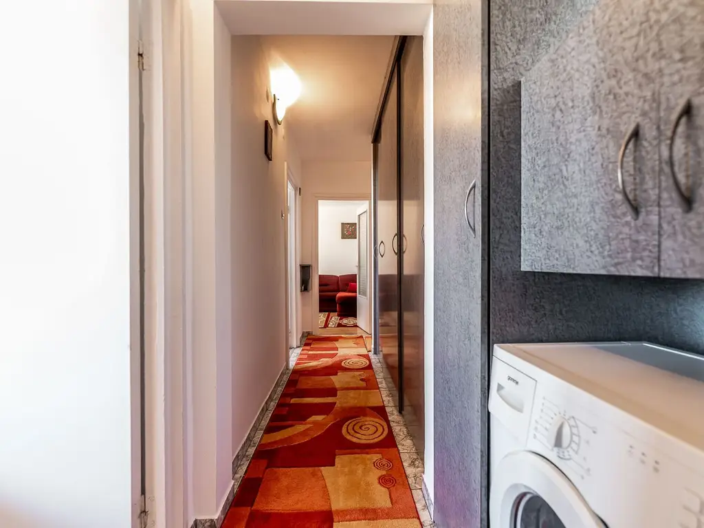 Apartament cu 3 camere în Podgoria Arad, vedere frumoasă, 2 balcoane