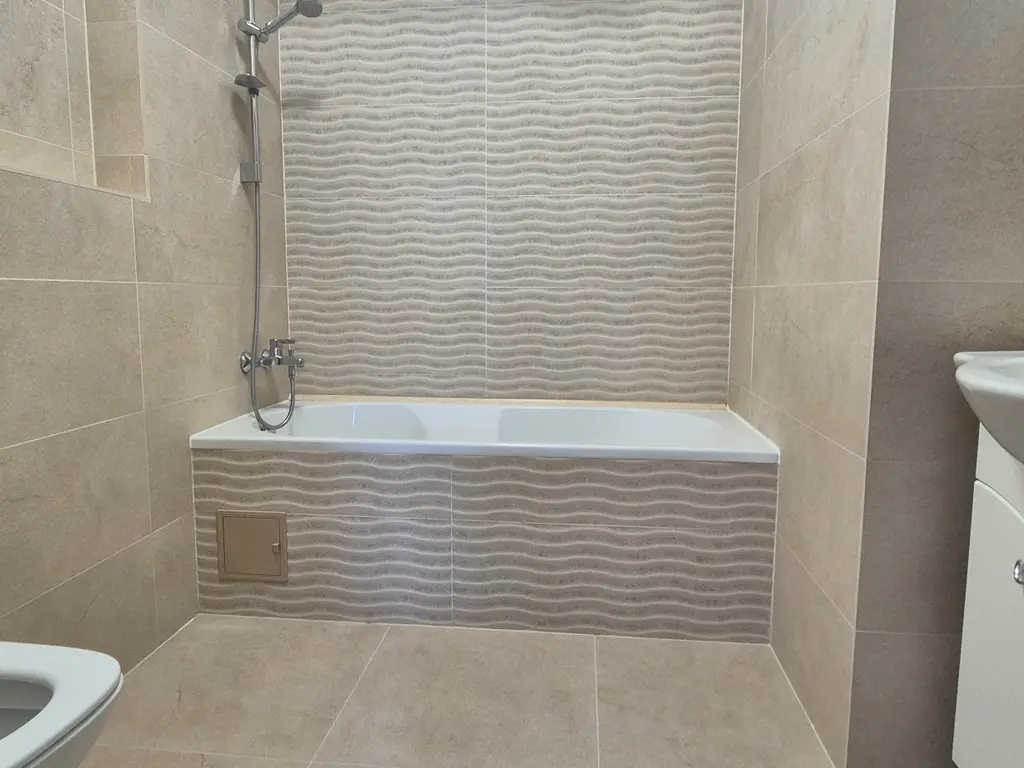 De inchiriat Apartament nou cu 3 camere excelent pozitionat