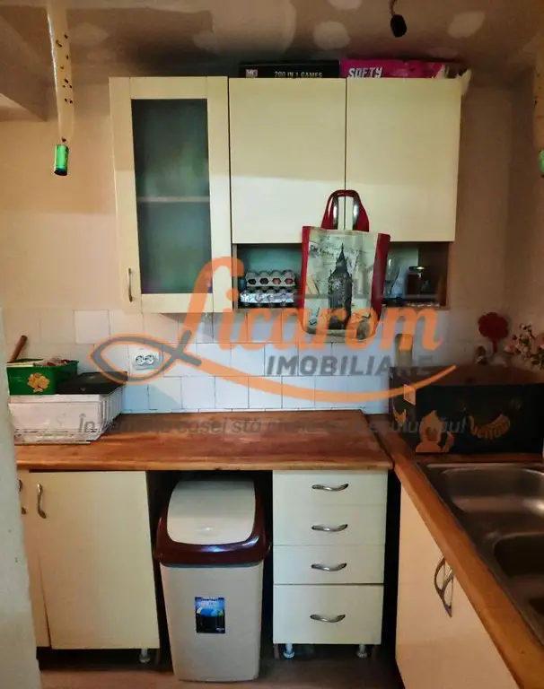 CASA SASEASCA comuna VULCAN,zona foarte buna,teren 3000 mp