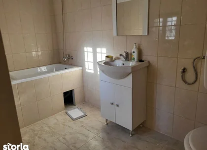 BRASADAS vinde casa cu etaj, partial RENOVATA în zona 14 Mai.