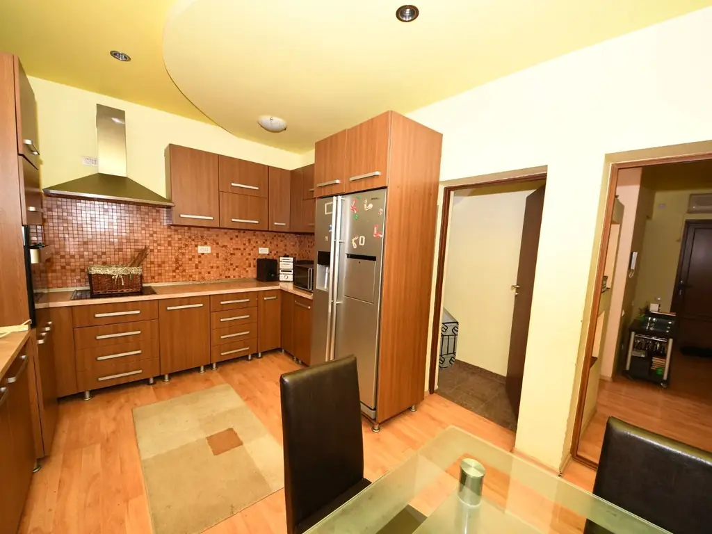 Vila spatioasa, pretabil pentru locuit/clinica, zona Micro 17 – Galati