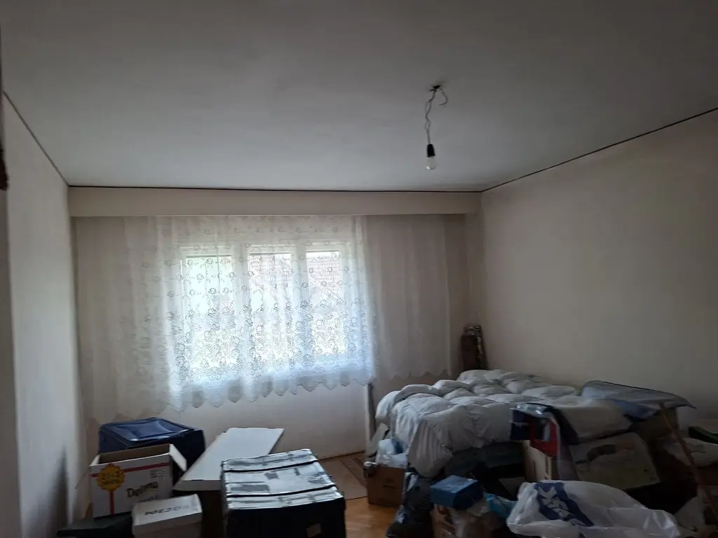 BRASADAS vinde casa individuala cu 7 camere in CENTRU.