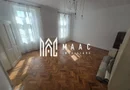Apartament la casa cu 3 camere si curte Strada Bucegi
