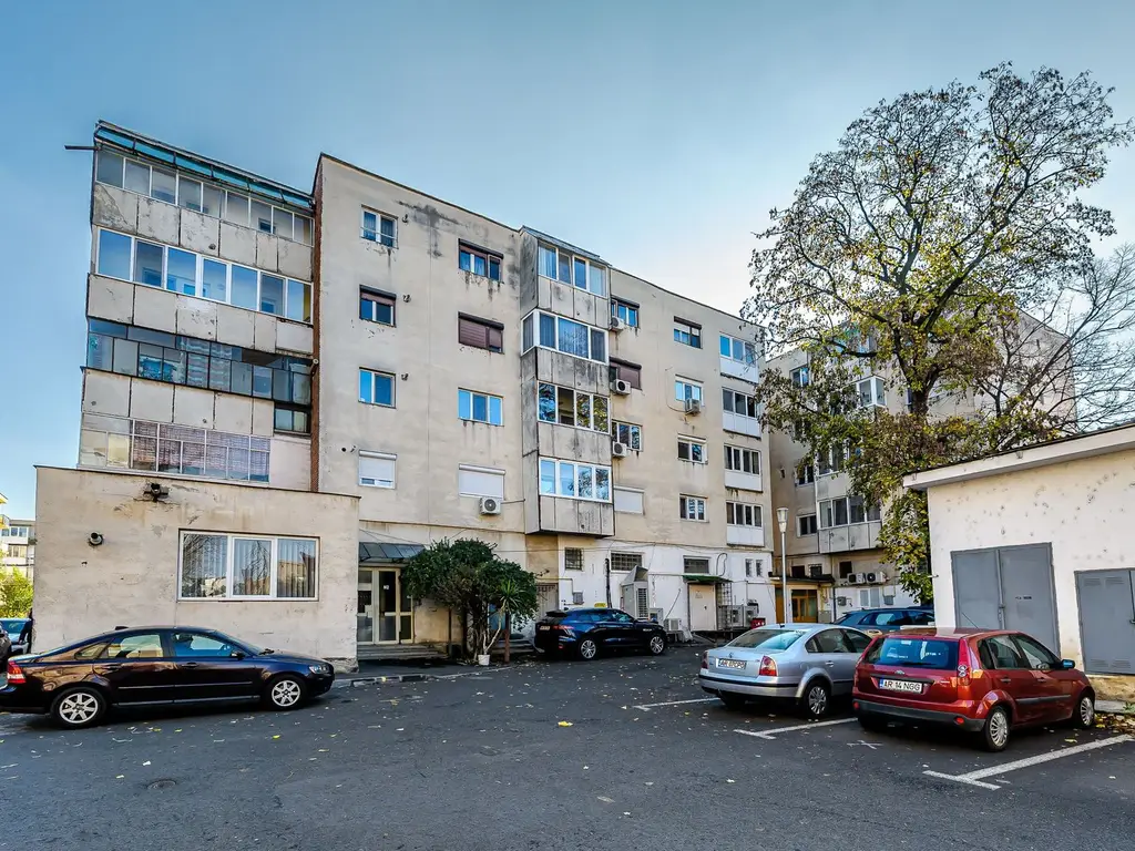 VÂNDUT! Apartament 2 Camere, Etajul 1, Piața mică, Arad
