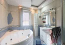 Vilă cu 6 camere în zona rezidențială - Poltura