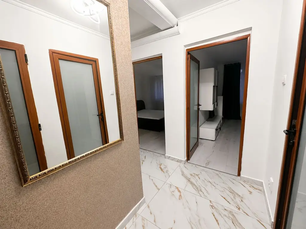 Apartament spațios 3 cam, complet renovat, mobilat – disponibil 01.07.