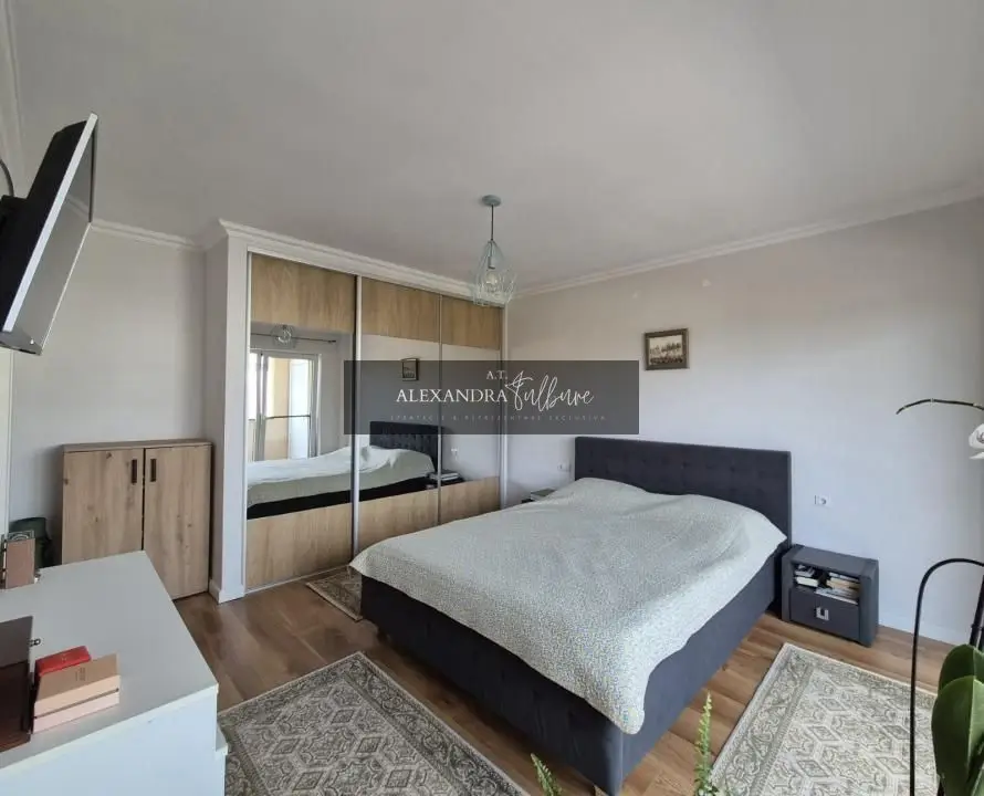Apartament de vanzare 3 camere, 66 mp, 2 bai, balcon, 2 parcari