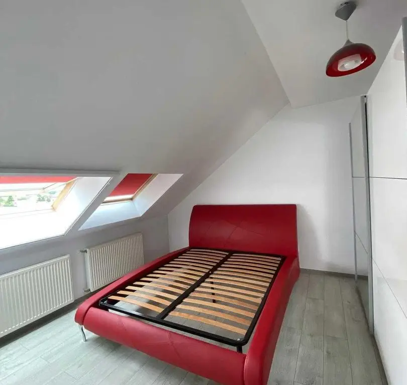 BRASADAS vinde ap 3 camere semi-central.
