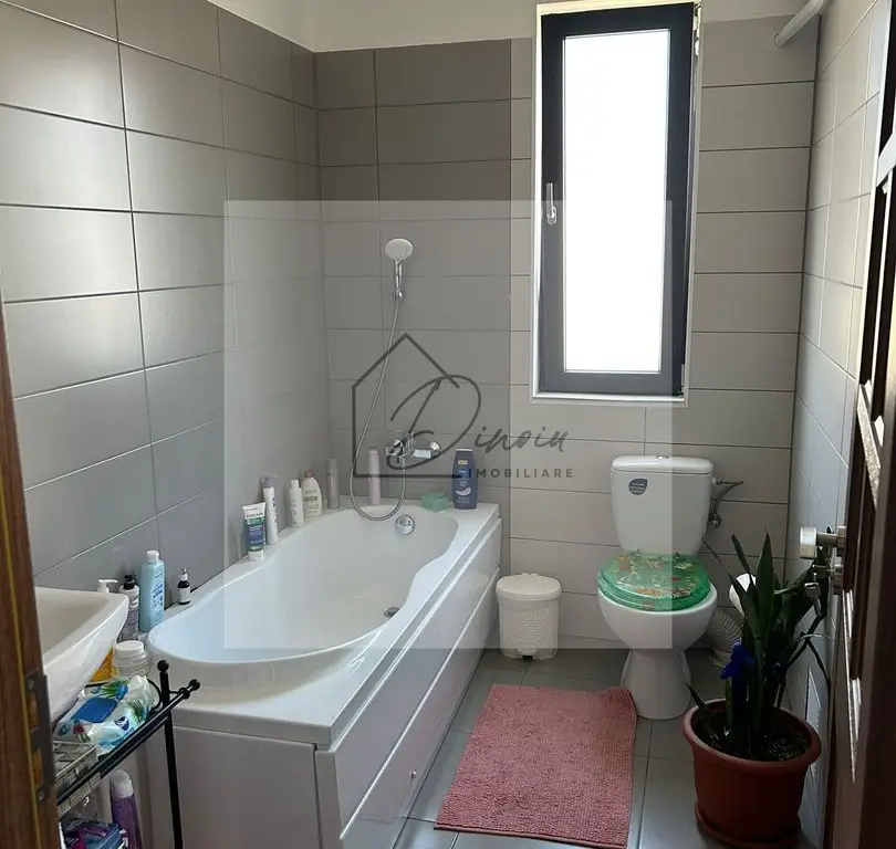 Vila de vanzare in Tunari I Gata de mutat I 4 camere 5 parcari  COM0%