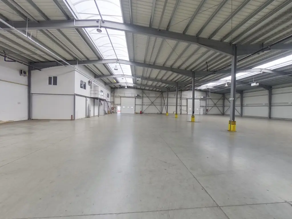 Hala industriala coborare autostrada la 500 eur/mp