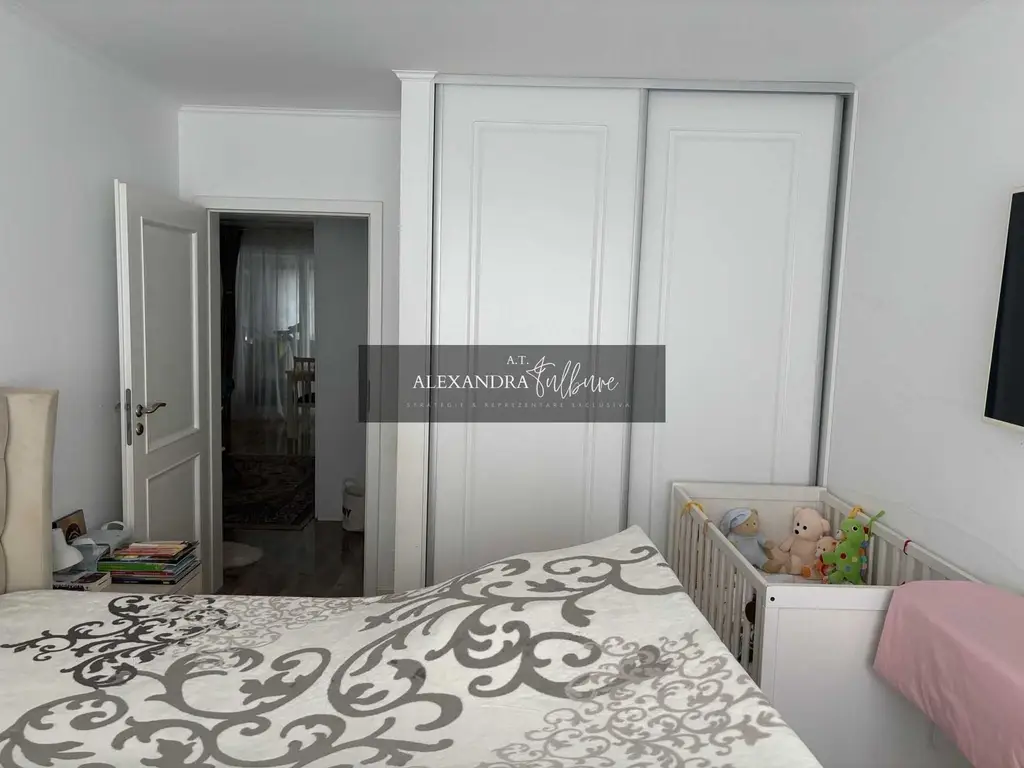 Apartament 3 camere, 2 balcoane, etaj intermediar