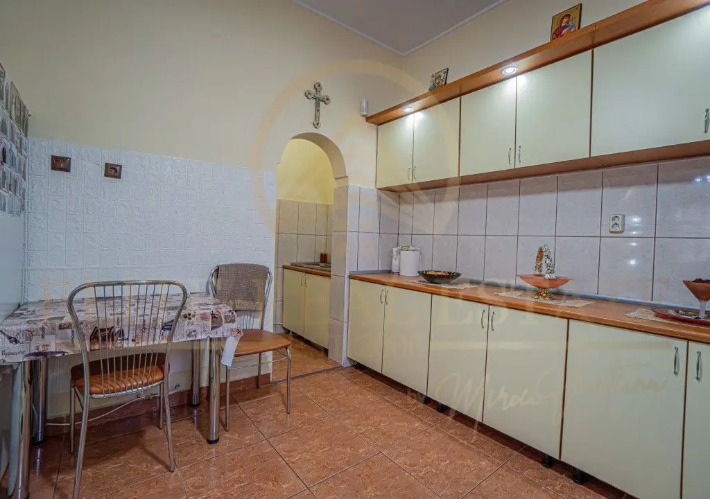 Agigea - Vila D+P+1E+M pe un teren de 772 mp cu o deschidere de 21,46 m.