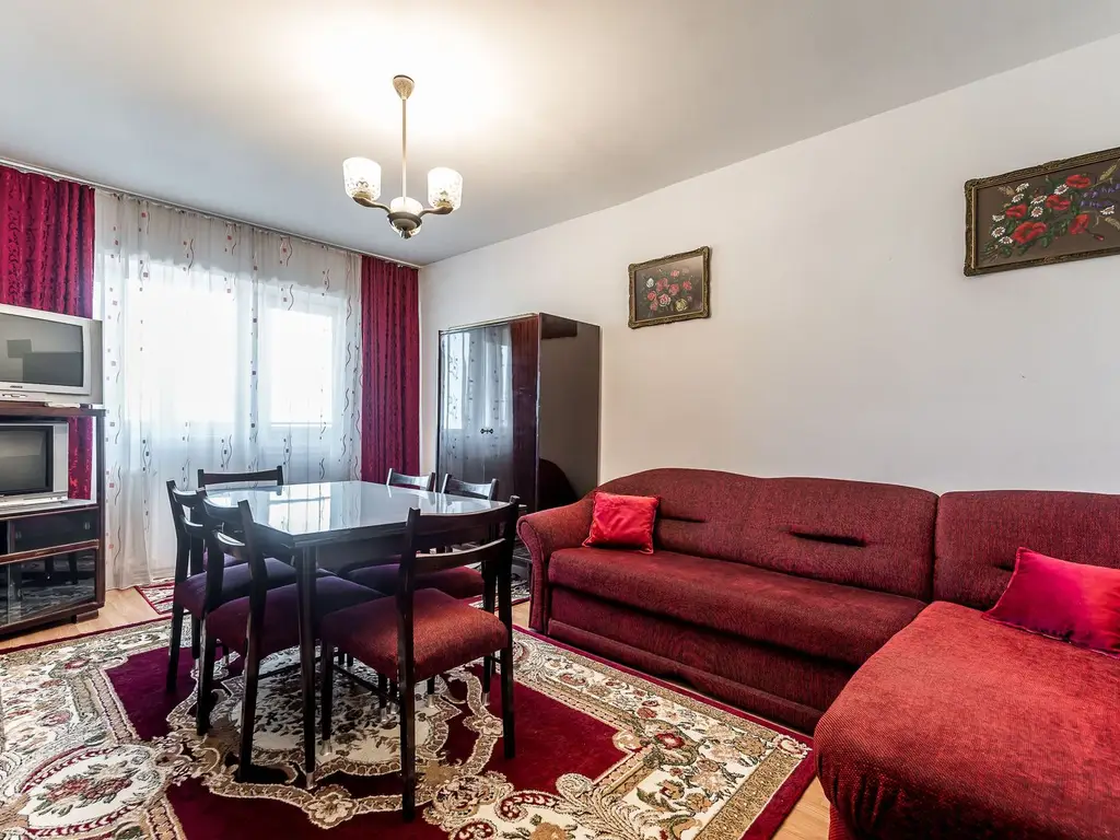 Apartament cu 3 camere în Podgoria Arad, vedere frumoasă, 2 balcoane
