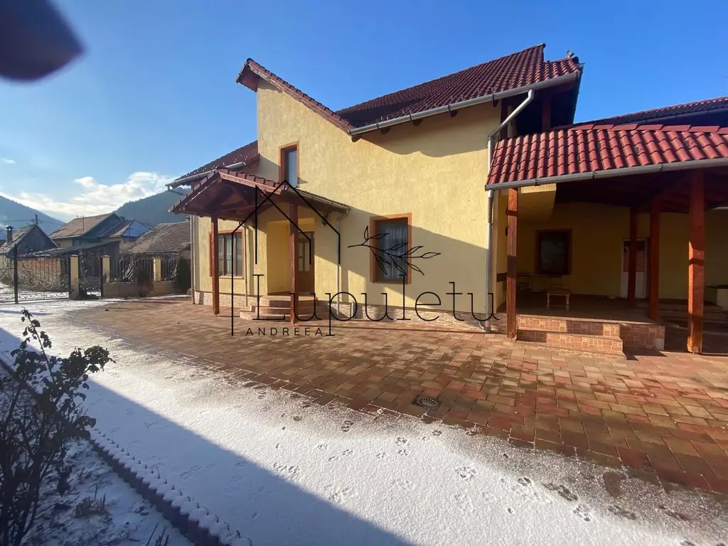 VILĂ PREMIUM DE VÂNZARE | STRADĂ PRIVATĂ | 5 CAMERE | Rasinari