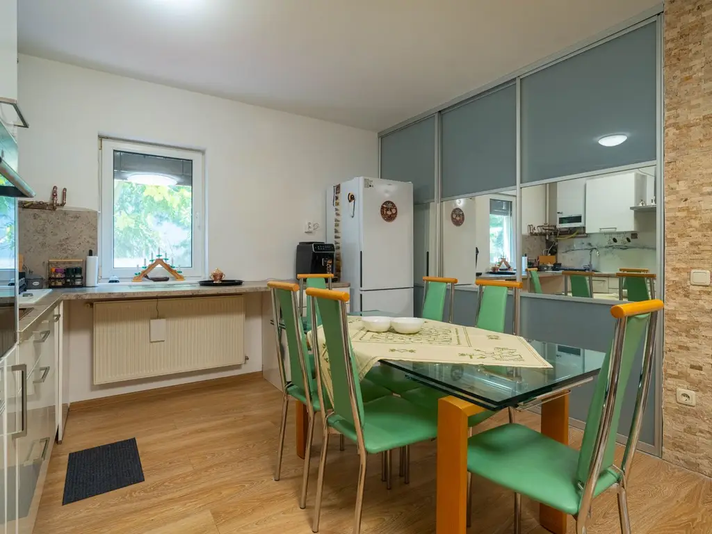 Apartament 2 camere cu lift și cheltuieli mici