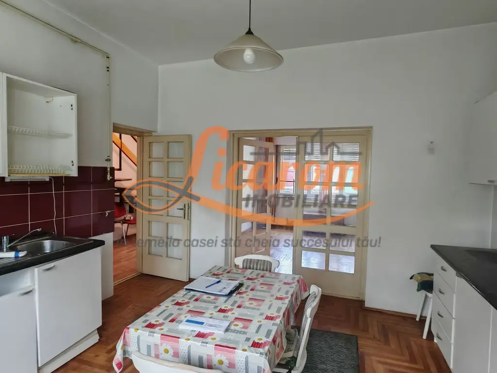Casa PRETABILA DESTINATIE COMERCIALA,Brasovul Vechi,P+E, 3 cam