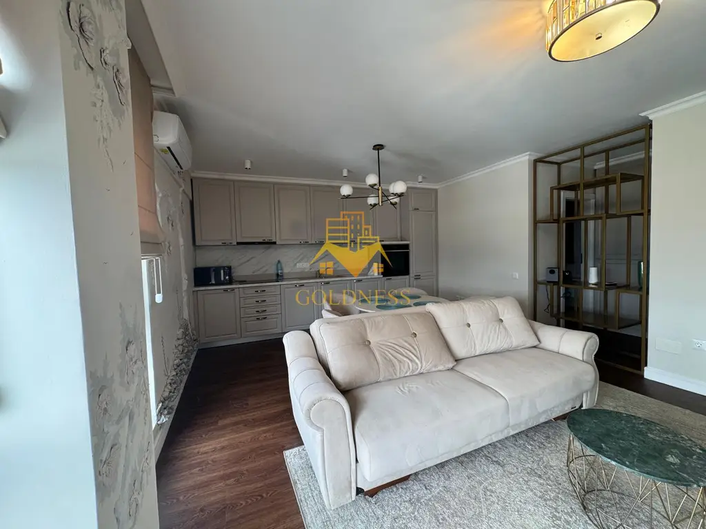 2 camere, lux, bloc nou, parcare, AC, Andrei Muresanu zona Mega Image