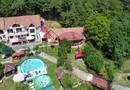 Pensiune de vânzare | 400 MPU | 10 Camere | Rasinari - Curmatura