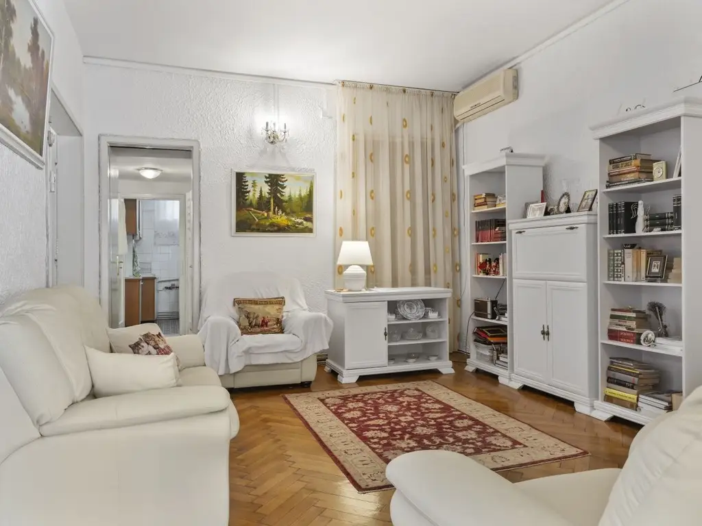 Vând apartament lux