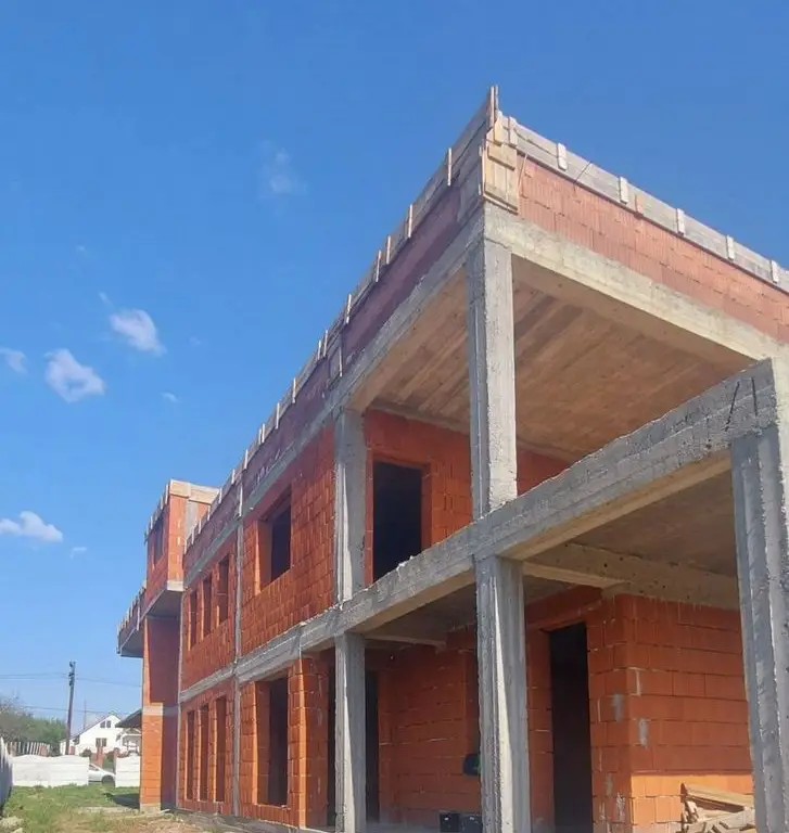 Vand Casa in rosu la Viile Satu Mare