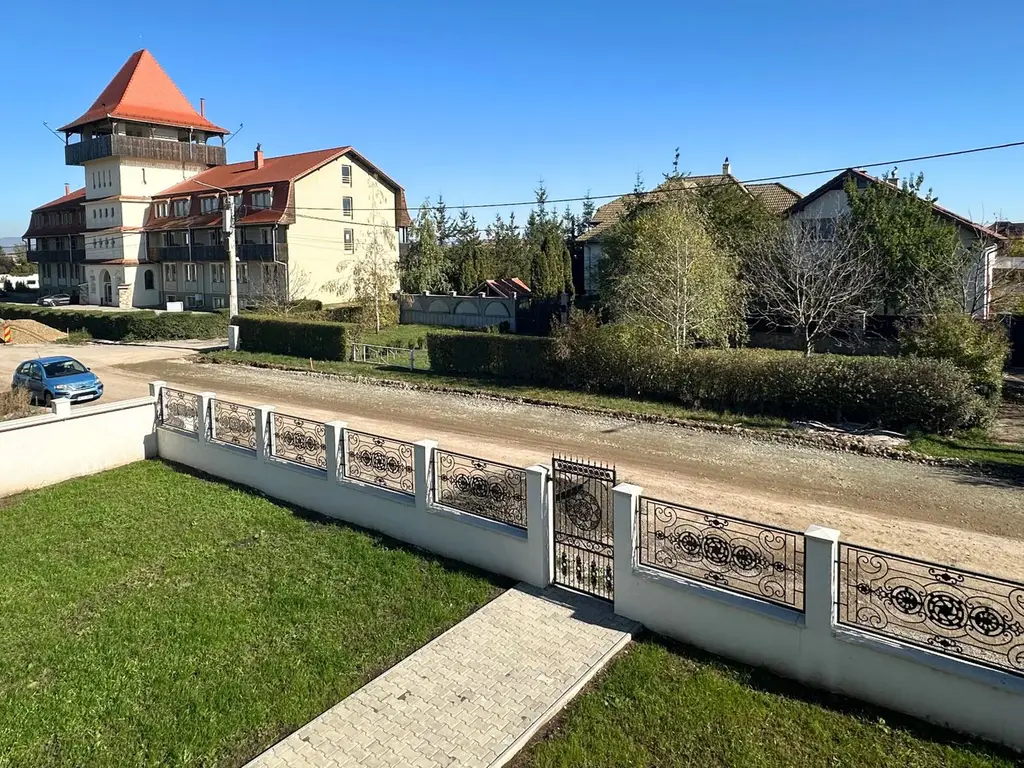 Vânzare casă 5 camere nouă elegantă și spațioasă în Hărman