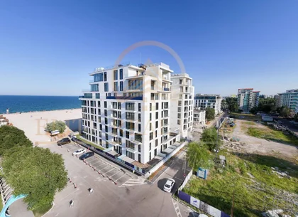 Stațiunea Mamaia - Vânzare apartament cu 4 camere, 3 bai cu vedere la lac.