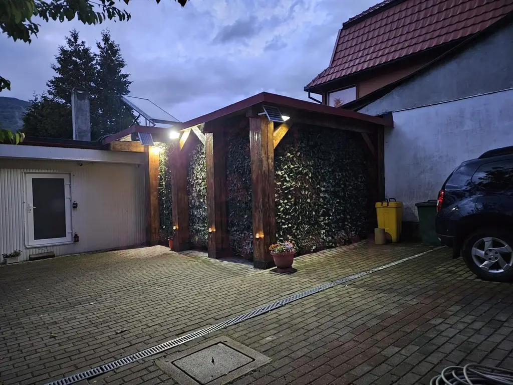 CASĂ DE VÂNZARE ÎN POUANA MĂRULUI,JUD. CARAȘ-SEVERIN