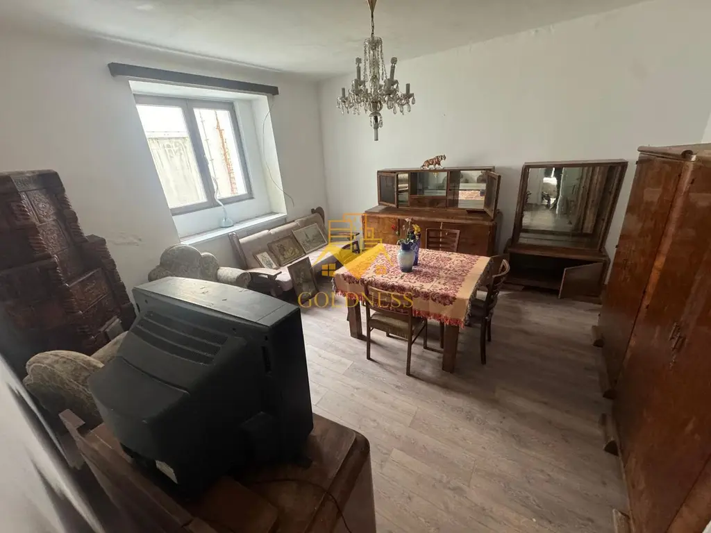 Casa/ Spatiu Birou, Curte 250mp, Parcari, Ultracentral, Avram Iancu